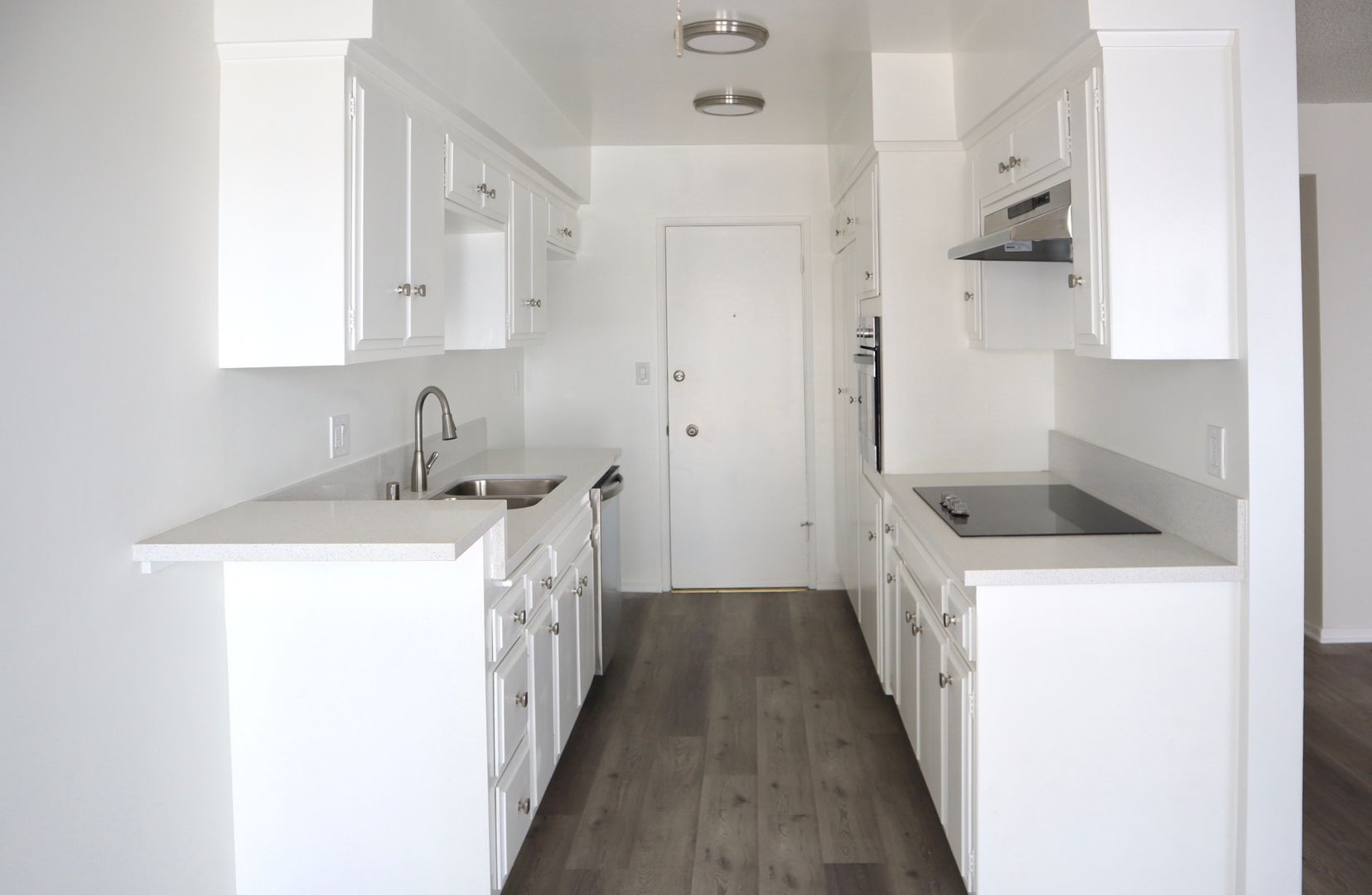 Los Angeles Apartment: 334 South Gramercy Place