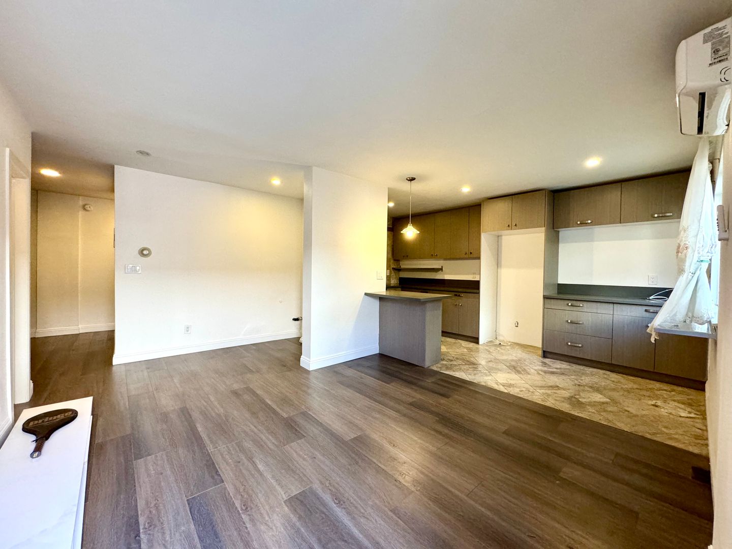 Los Angeles Apartment: 932 S Kenmore Avenue
