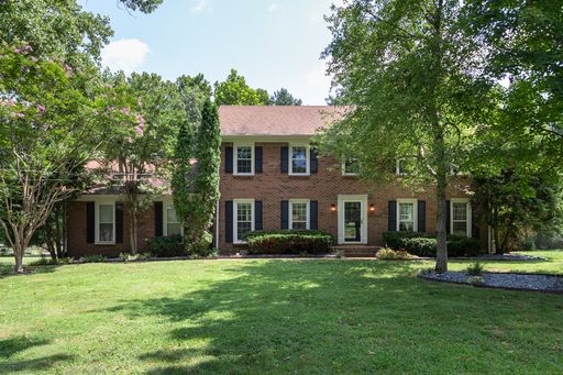 Private Pool Living in Brentwood!
