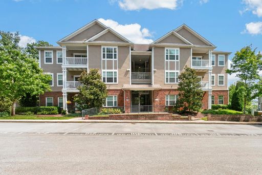Spacious End Unit Near Nashville! – photo 1