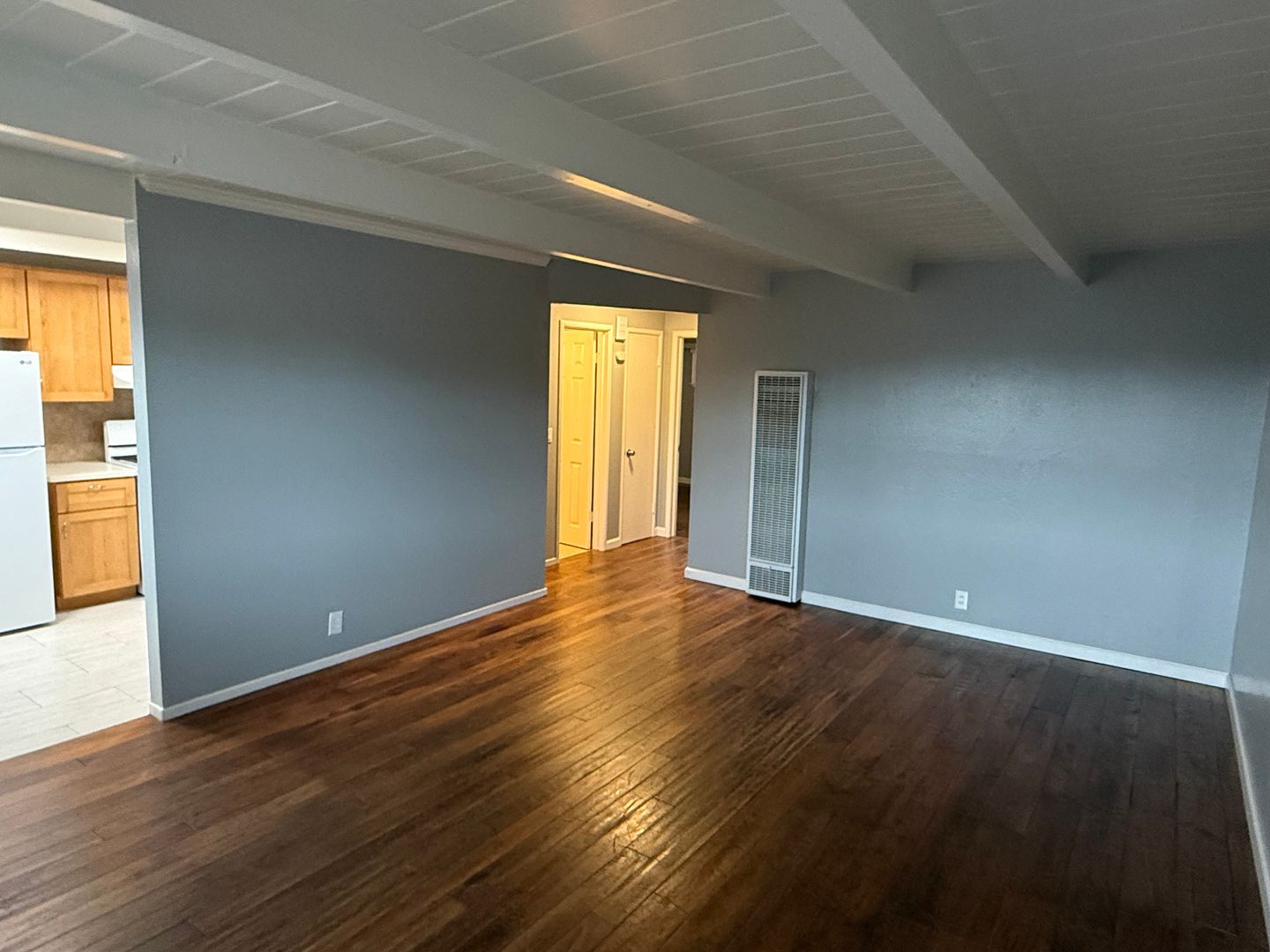 El Cerrito Apartment: 5300 School St.