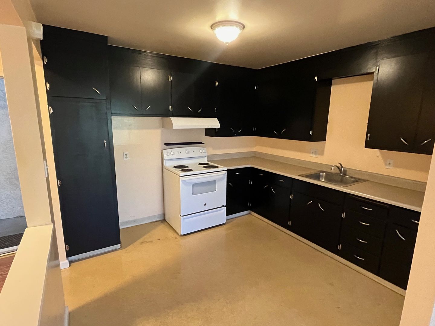 Albany Apartment: 411 Stannage Ave.