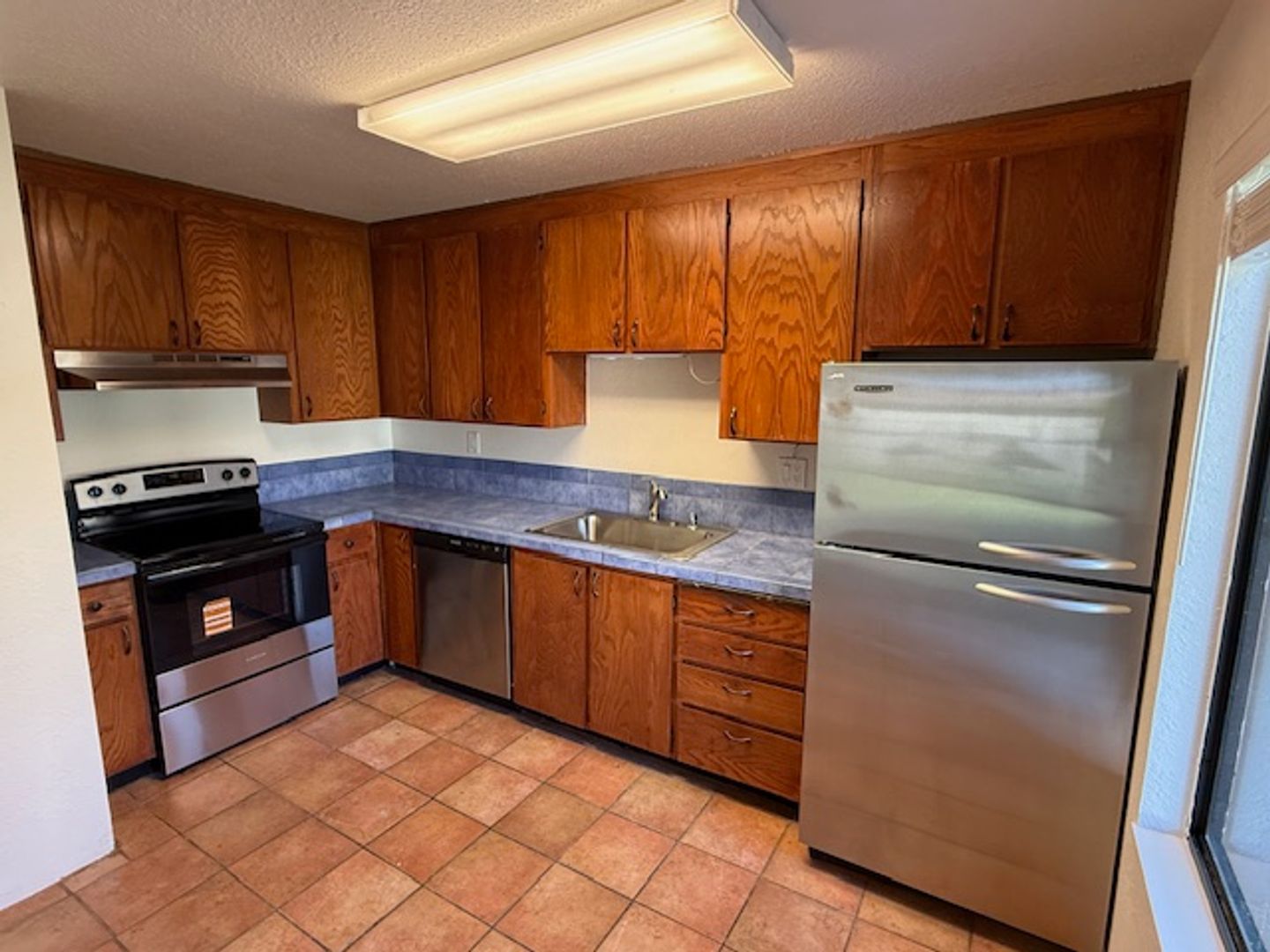 El Sobrante House: 505 Del Valle Cir