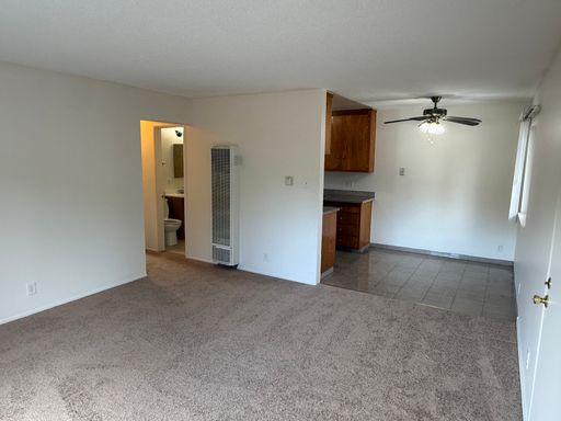 2-Bedroom Apartment with Private Balcony in El Sobrante – photo 1