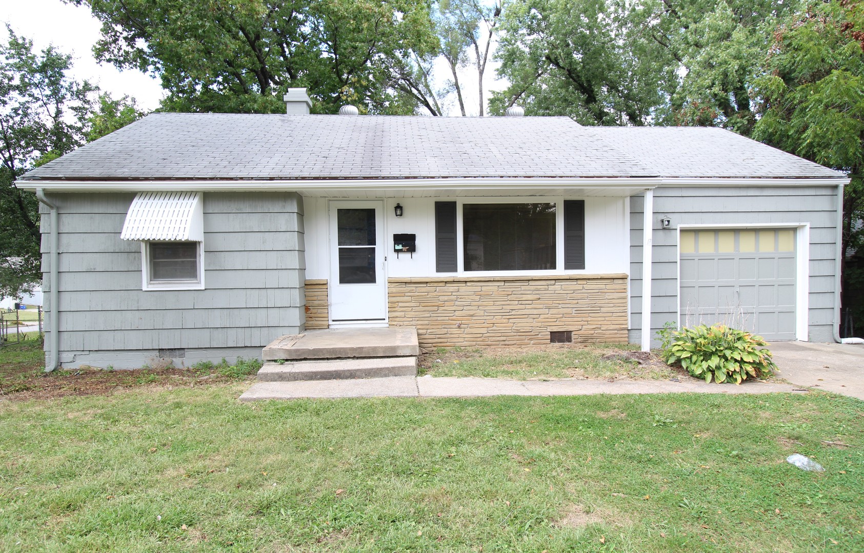 KANSAS CITY House: 2 E 85TH ST.