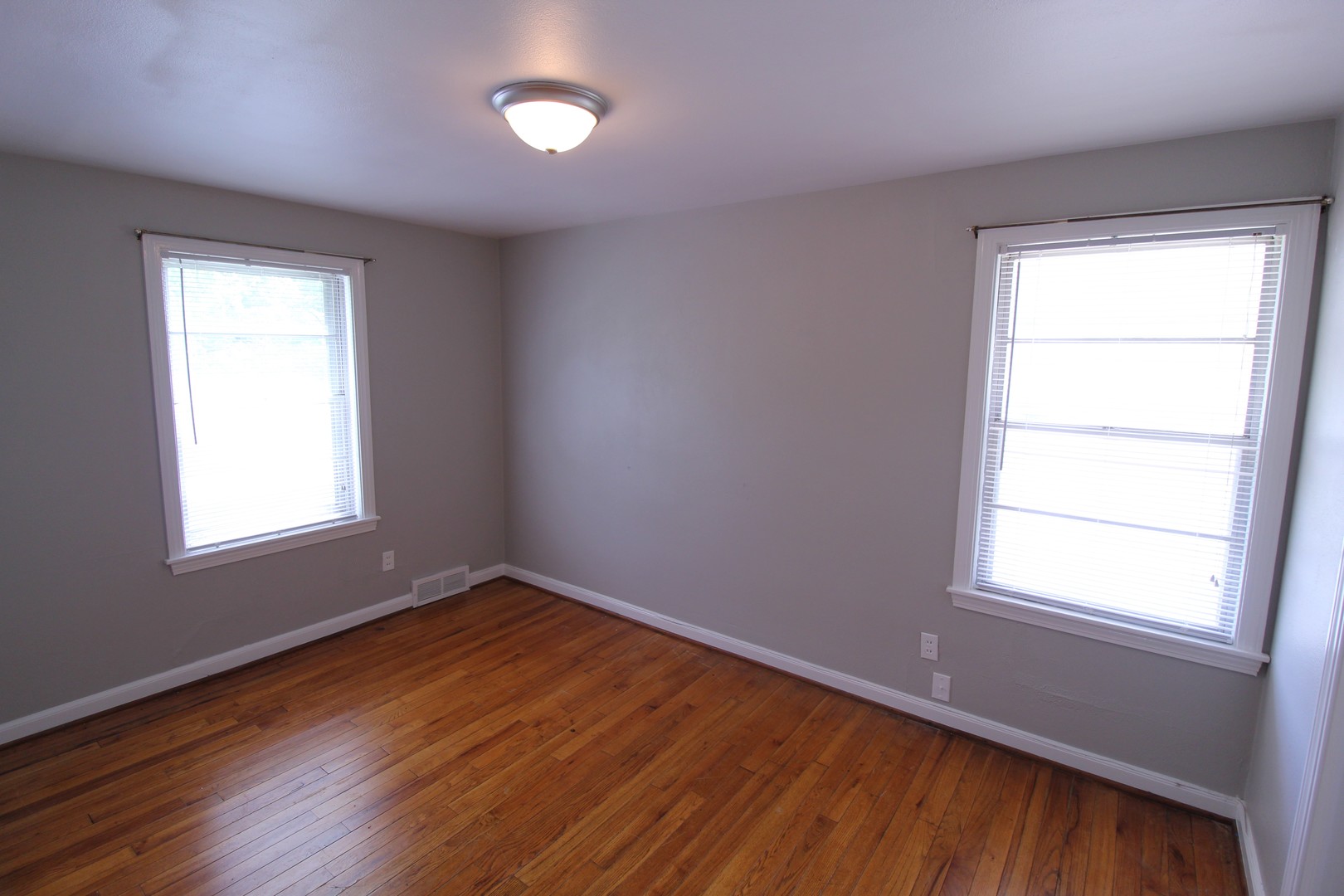 7554 WYOMING , KANSAS CITY, MO 64114