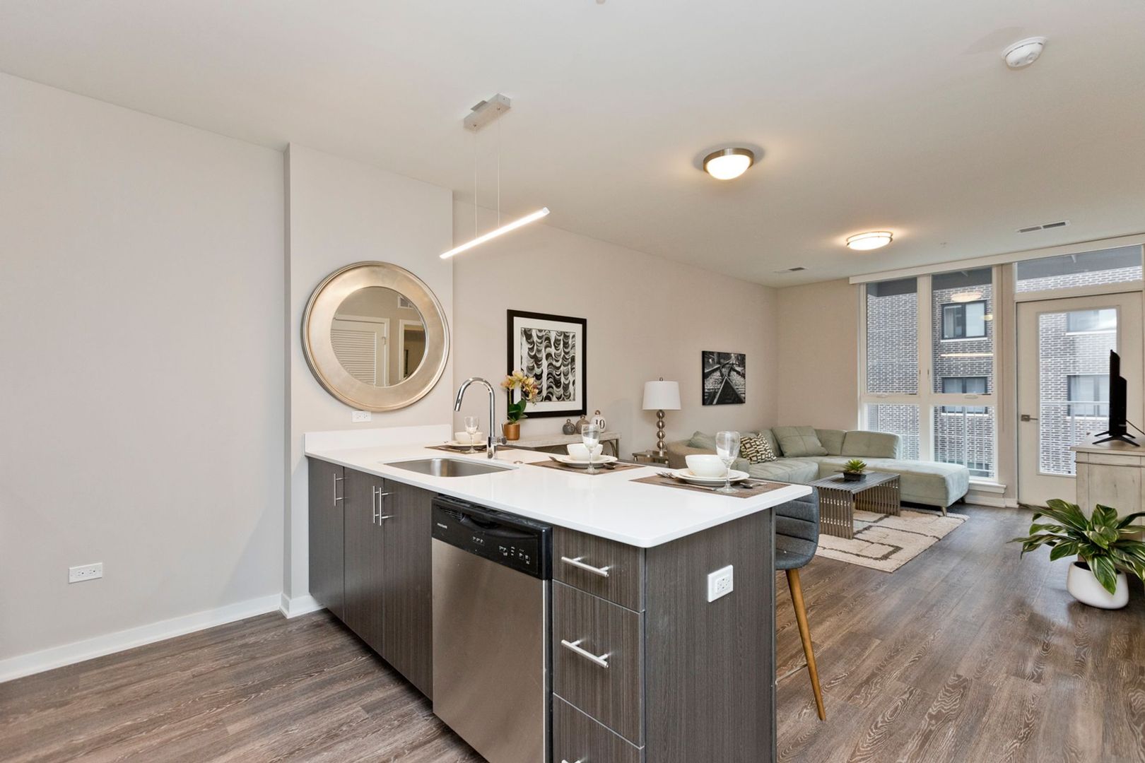 Chicago Apartment: 1552 N North Park Avenue