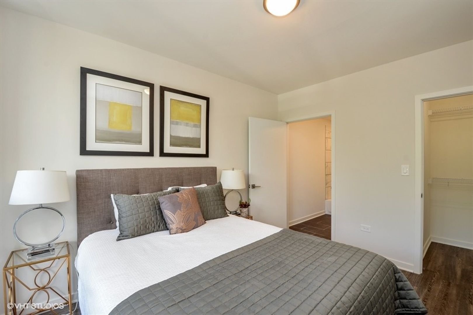 Chicago Apartment: 1325 N Wells St