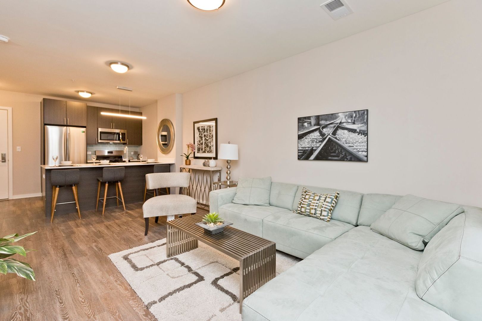 Chicago Apartment: 1552 N North Park Avenue