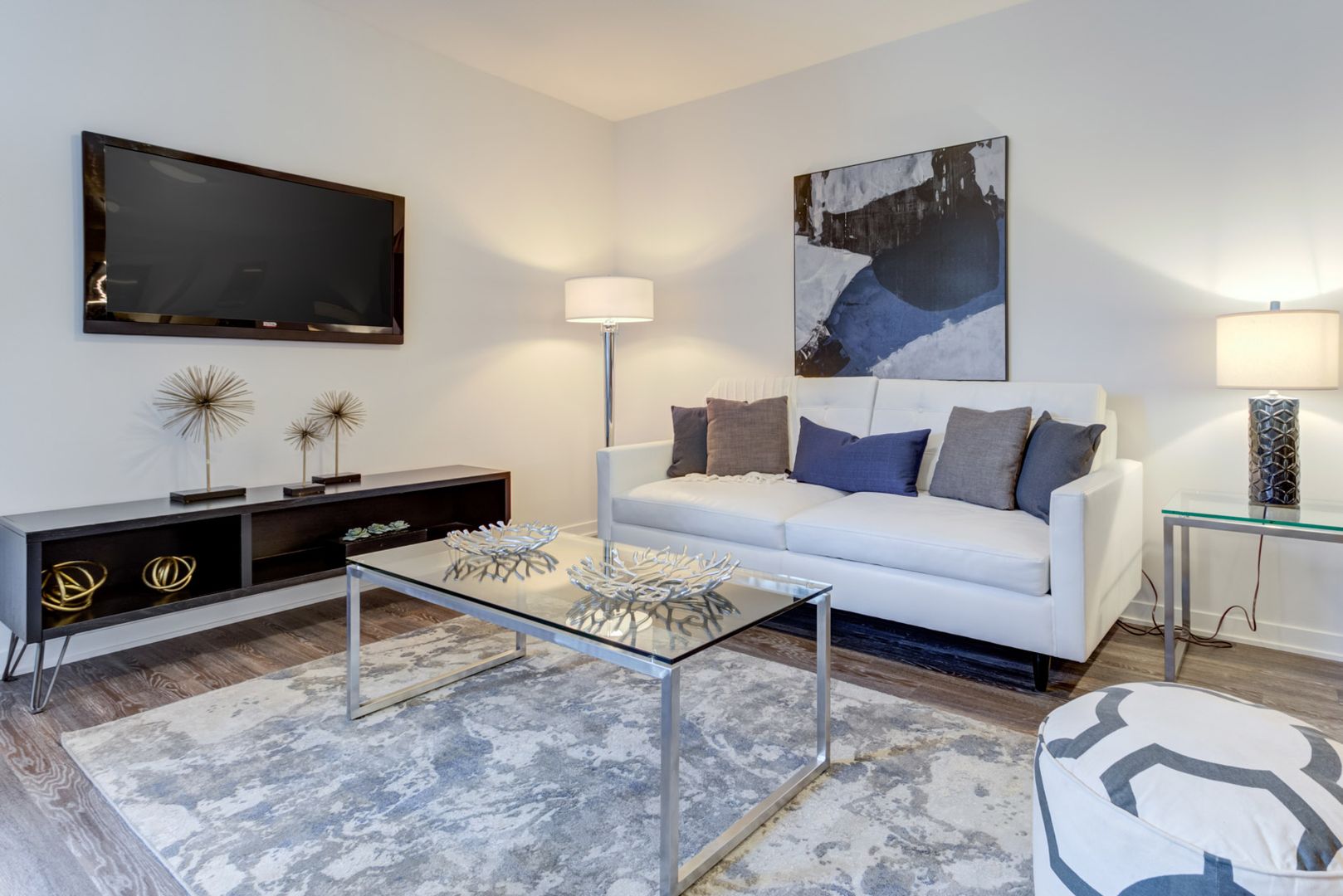 Chicago Apartment: 1325 N Wells St