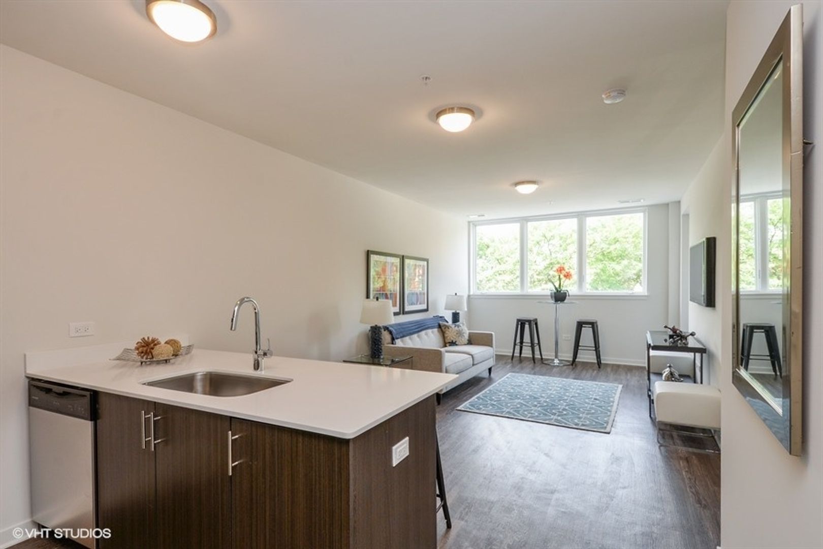 Chicago Apartment: 1325 N Wells St