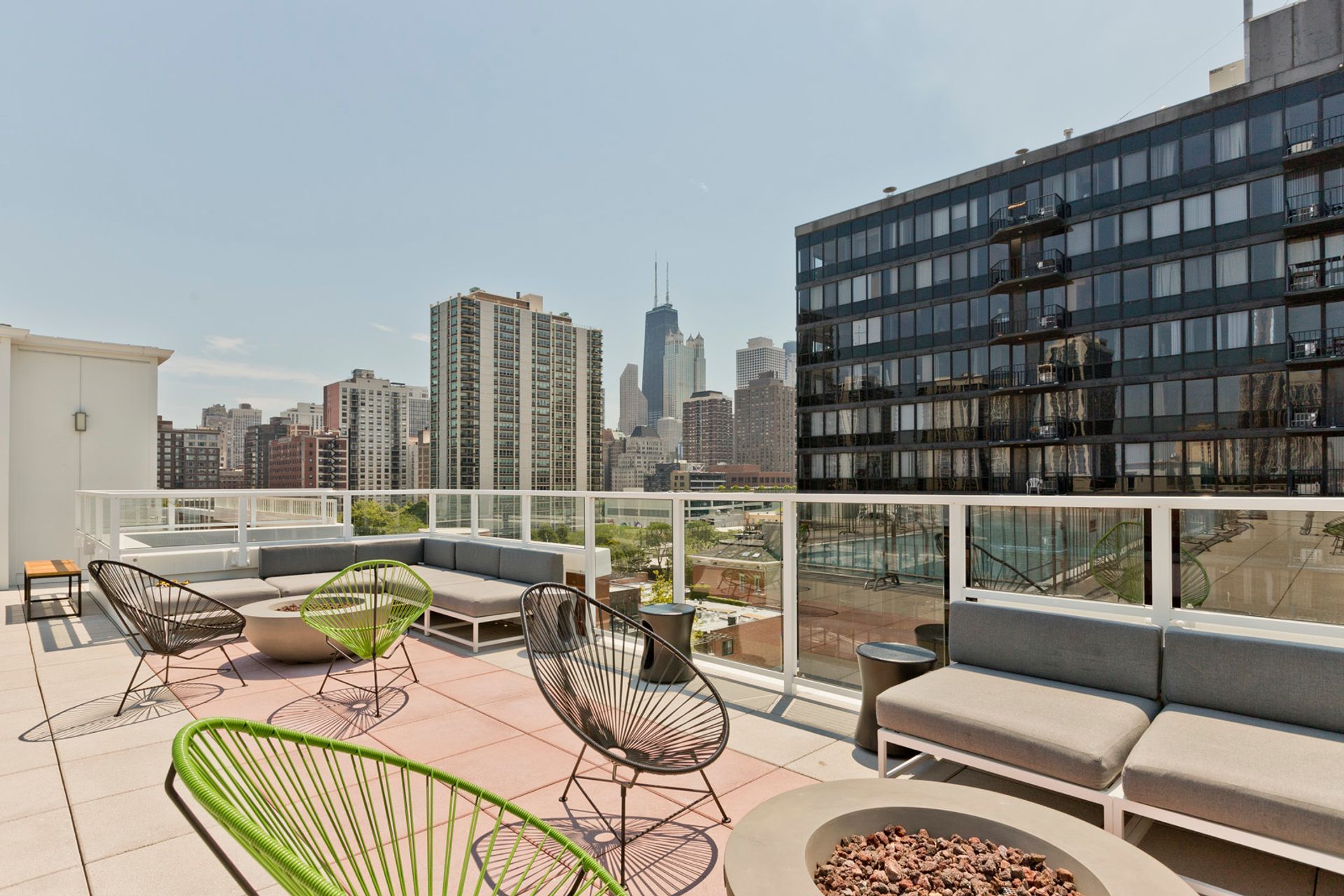 Chicago Apartment: 1325 N Wells St