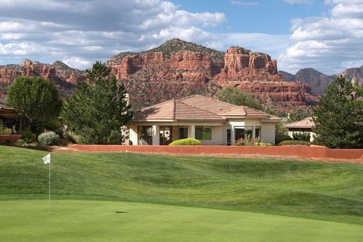 Furnished, 1 Month Minimum Furnished - Located directly on the Sedona Golf Resort Course ** Summer Special May- August $4,795/month – photo 1