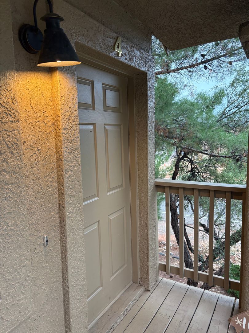 Village of Oak Creek Apartment: 10 Canyon Circle Drive