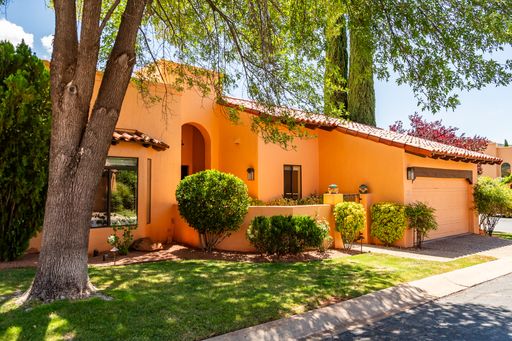 Furnished, 1 Month Rental - Located just off the Sedona Golf Resort Course