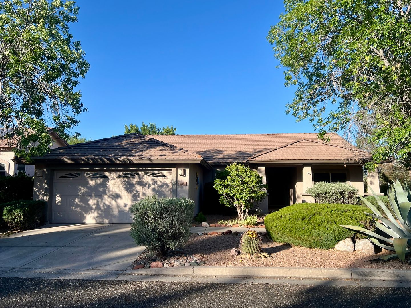 Cottonwood House: 255 S. Cottonwood Ranch Road
