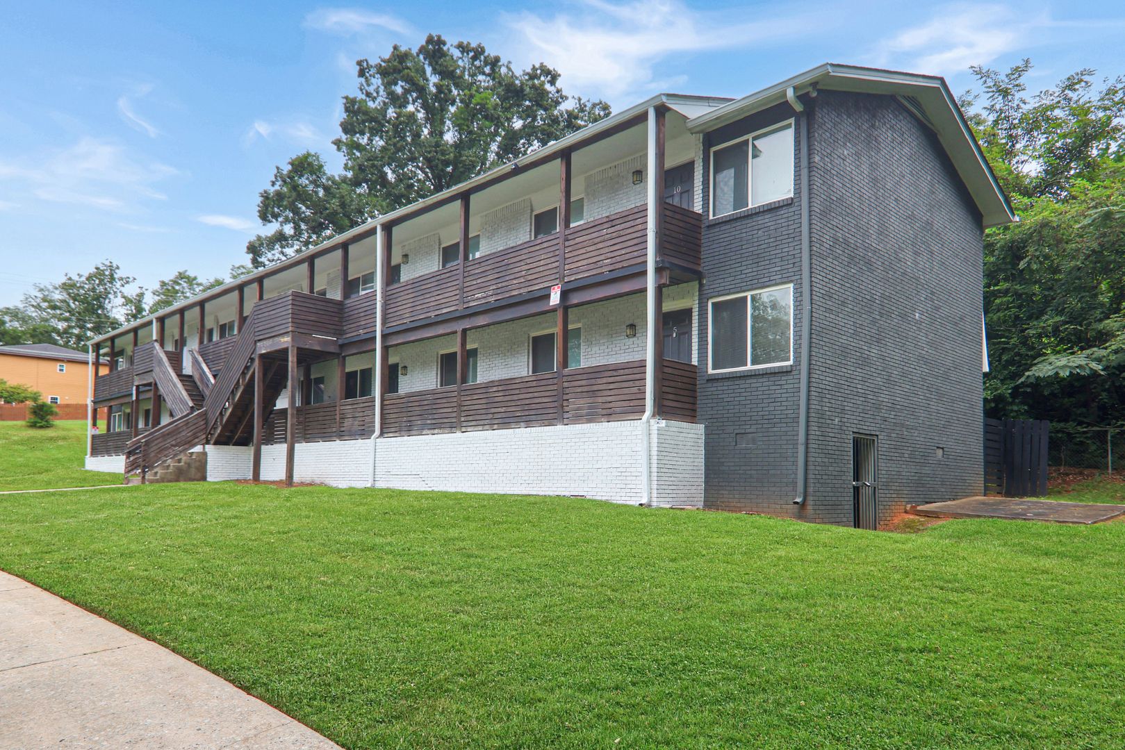 College Park Apartment: 2124 Park Terrace