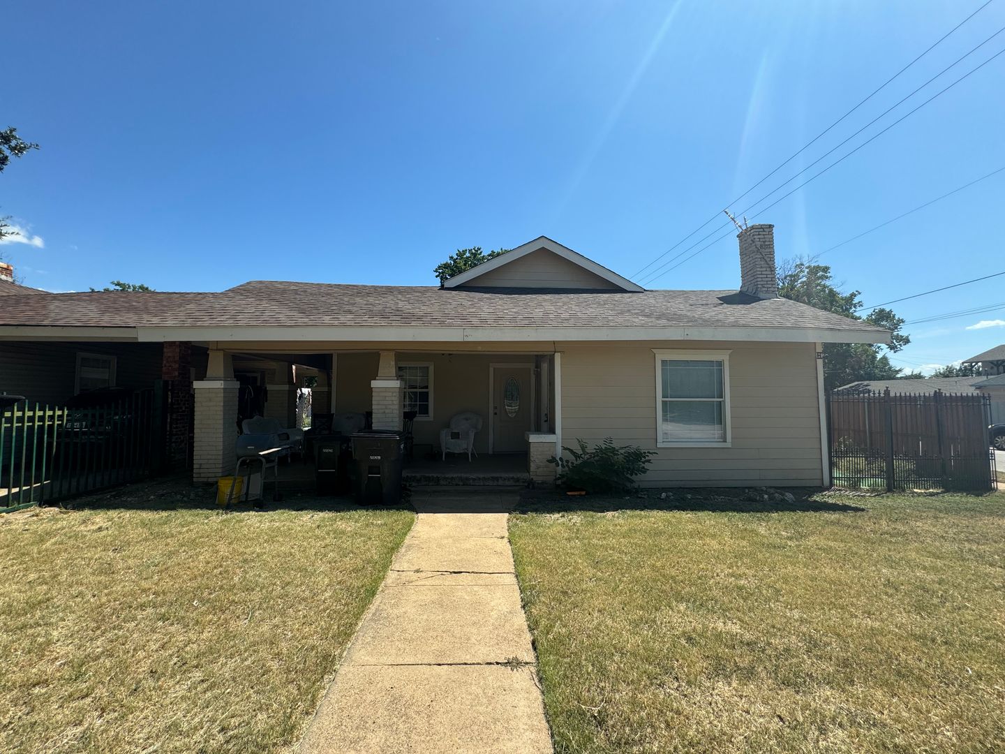 Fort Worth Apartment: 3300 - 3302 Avenue H