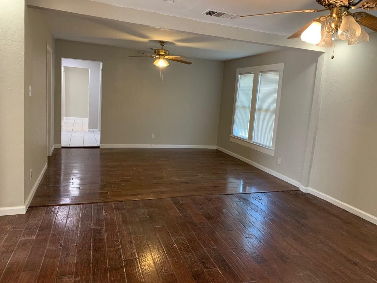 Dallas House: 1007 W Clarendon Dr.