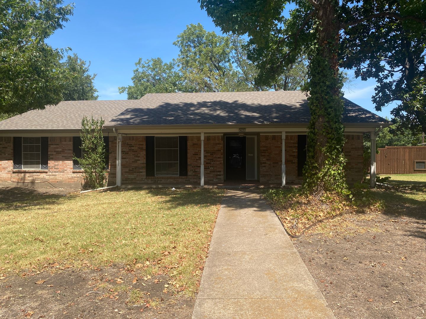 Richardson House: 423 Shady Brook Pl