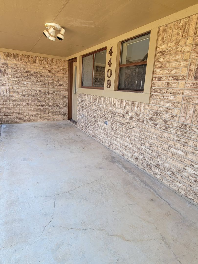 Killeen House: 4409 Creekside Dr.