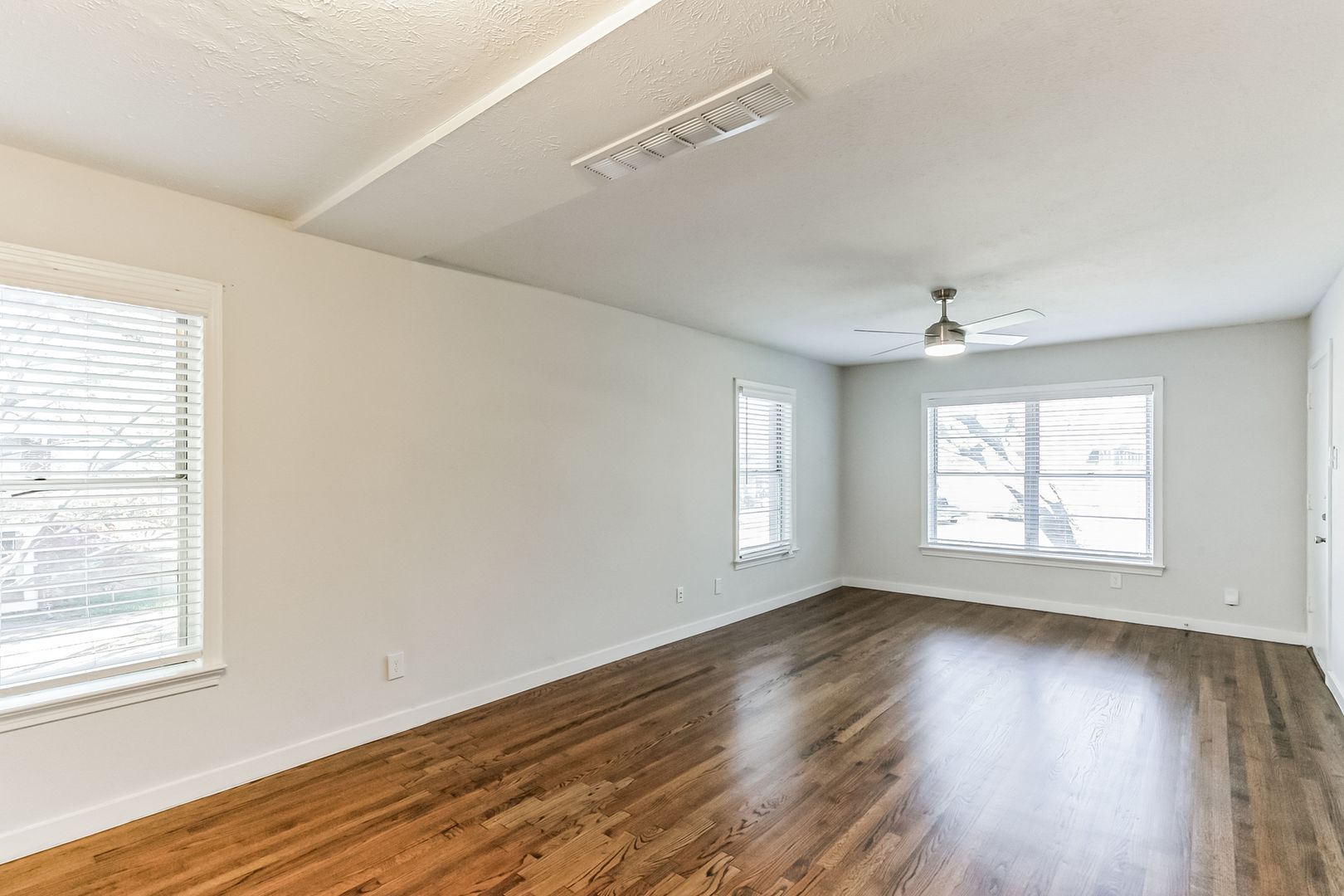 Dallas Apartment: 6202 Gaston Ave