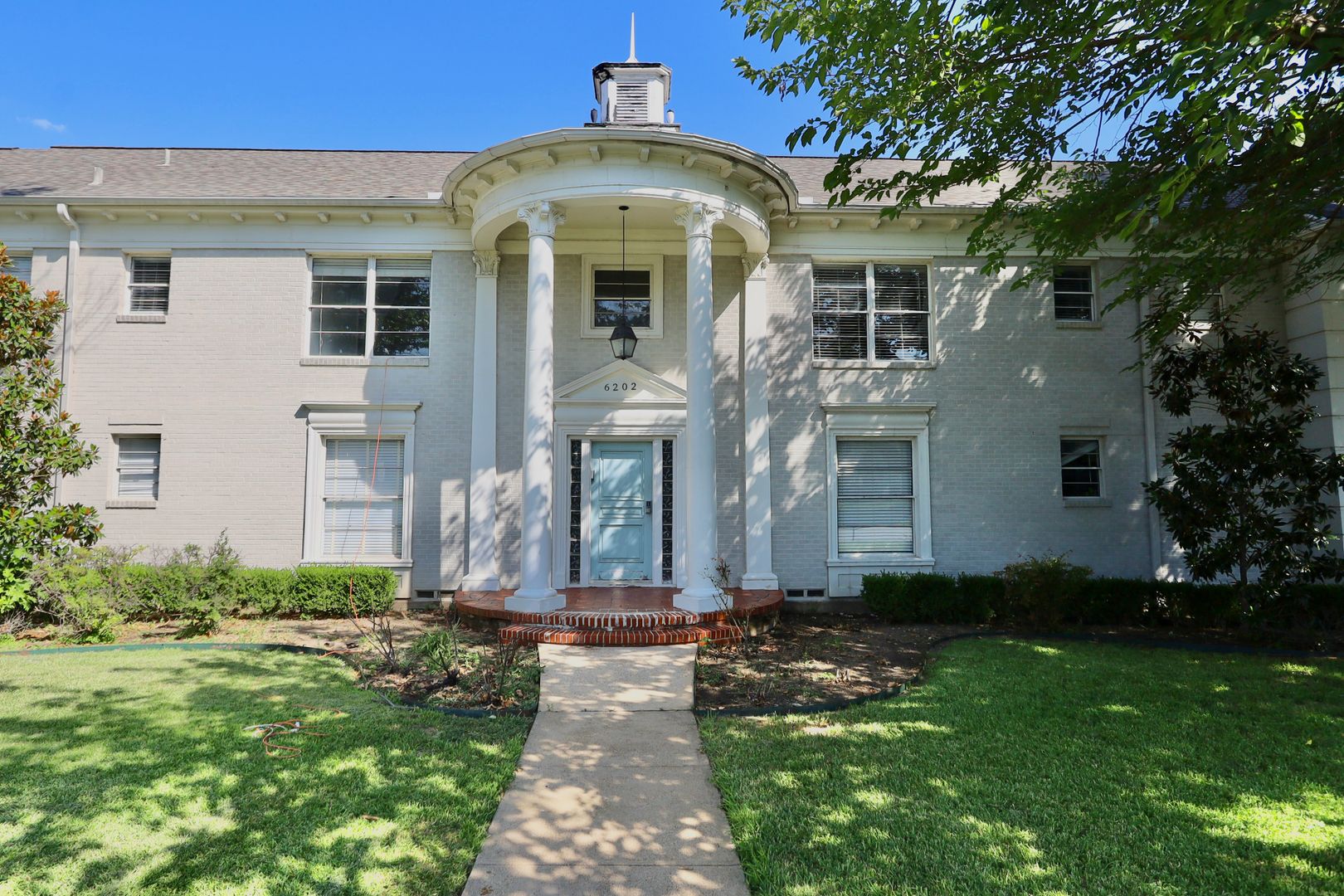 Dallas Apartment: 6202 Gaston Ave