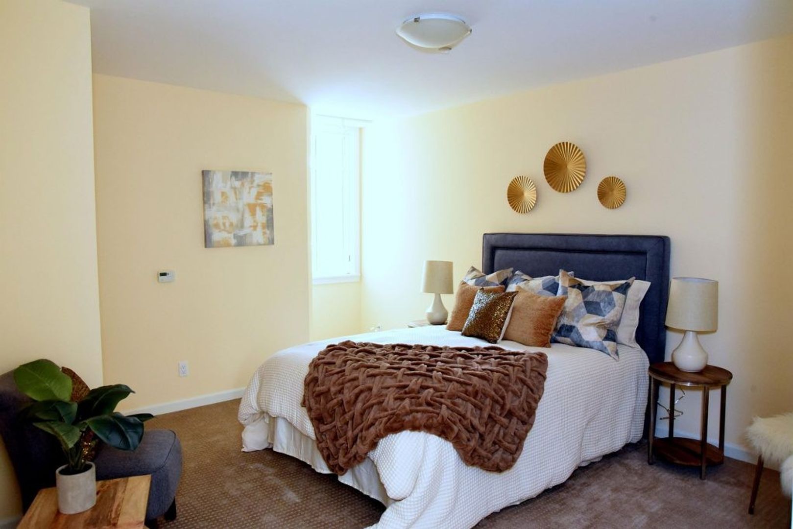Berkeley Apartment: 1935 Addison Street
