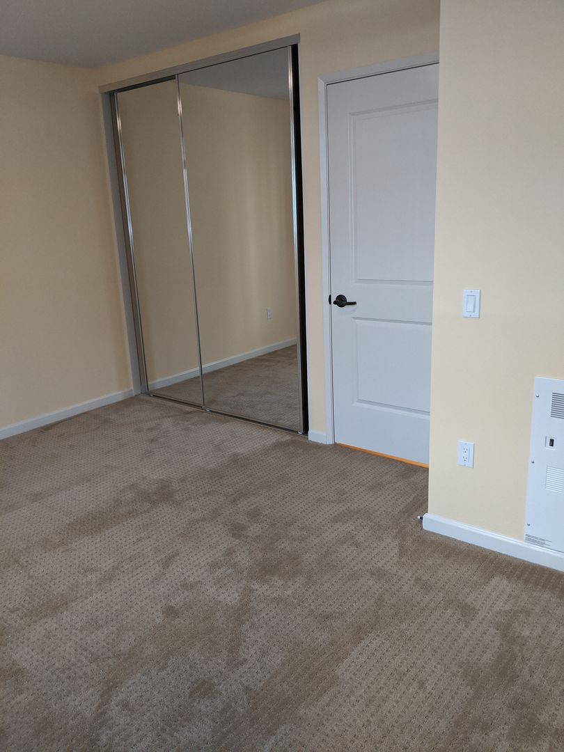 Berkeley Apartment: 1935 Addison Street