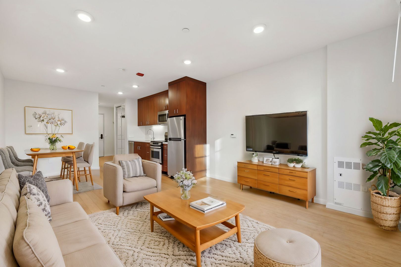 Berkeley Apartment: 1935 Addison Street