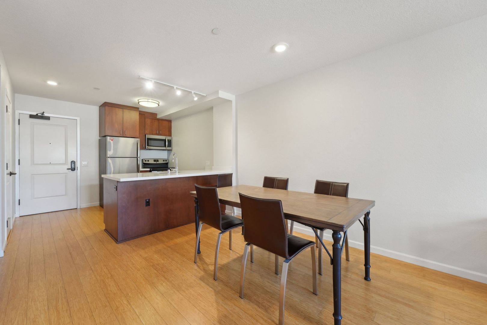 Berkeley Apartment: 1935 Addison Street