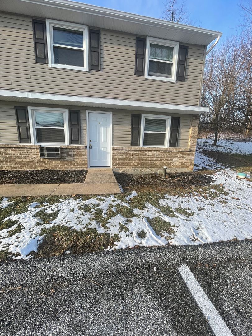 Spring Grove Apartment: 25 E Third Ave. (Building A-1 through L-6)