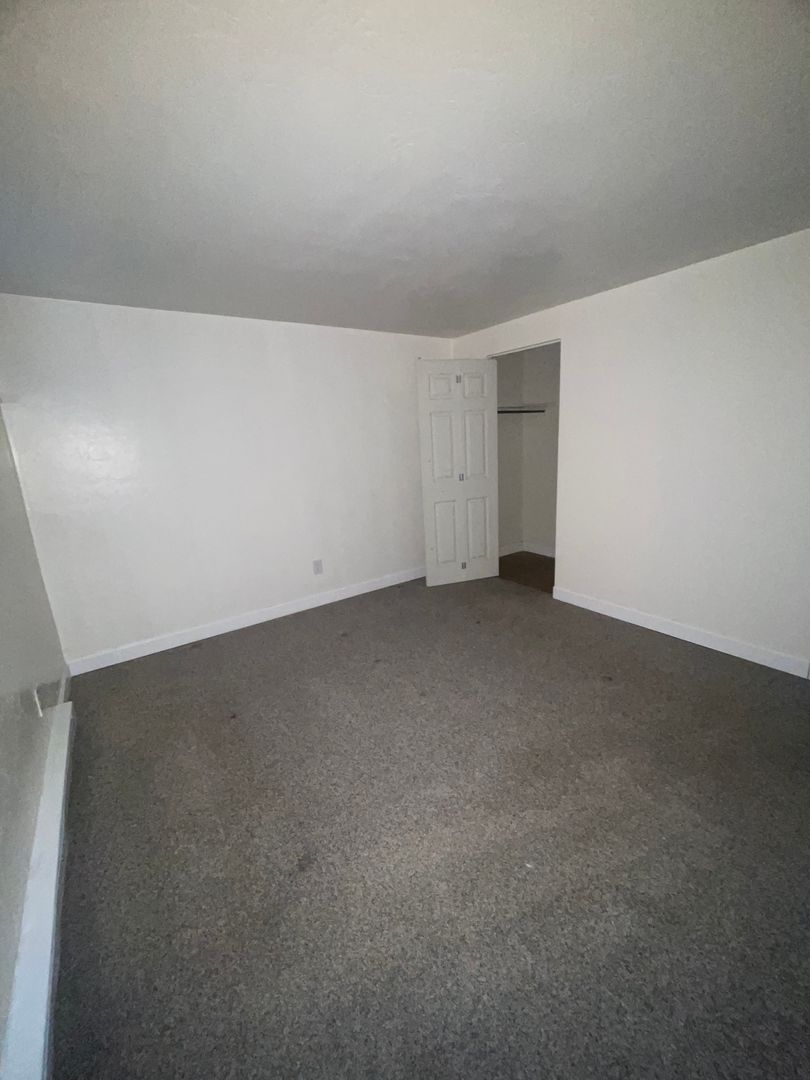 Spring Grove Apartment: 25 E Third Ave. (Building A-1 through L-6)