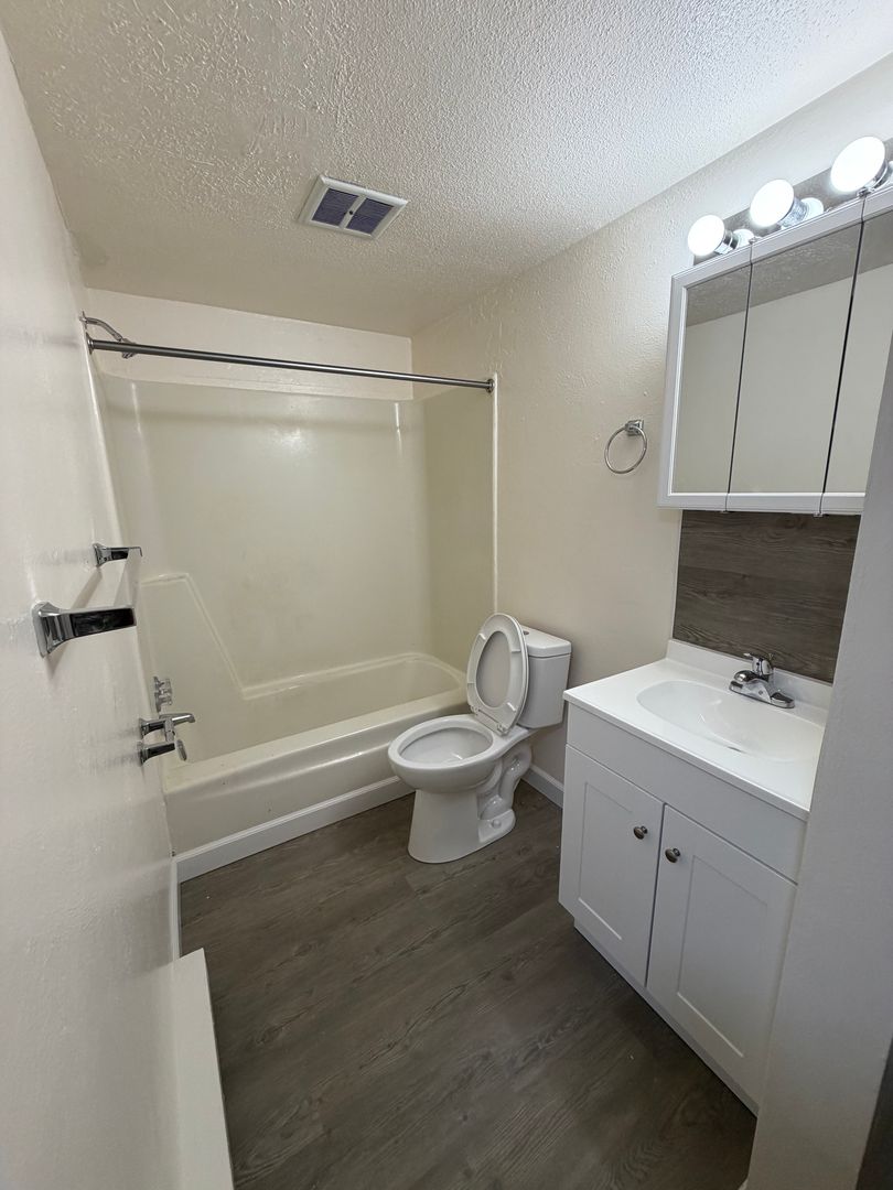 Glen Rock Apartment: 333-415 Church St