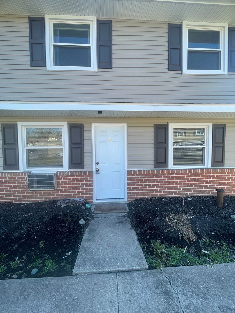 Spring Grove Apartment: 25 E Third Ave. (Building A-1 through L-6)