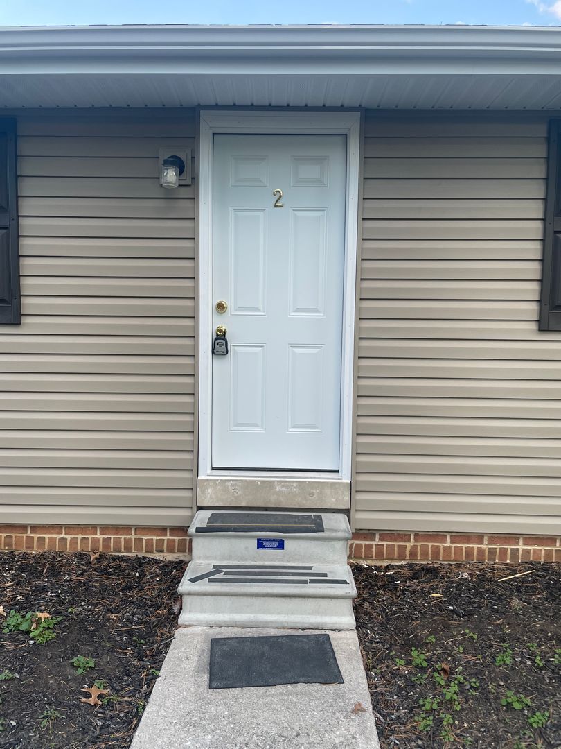 Spring Grove Apartment: 25 E Third Ave. (Building A-1 through L-6)