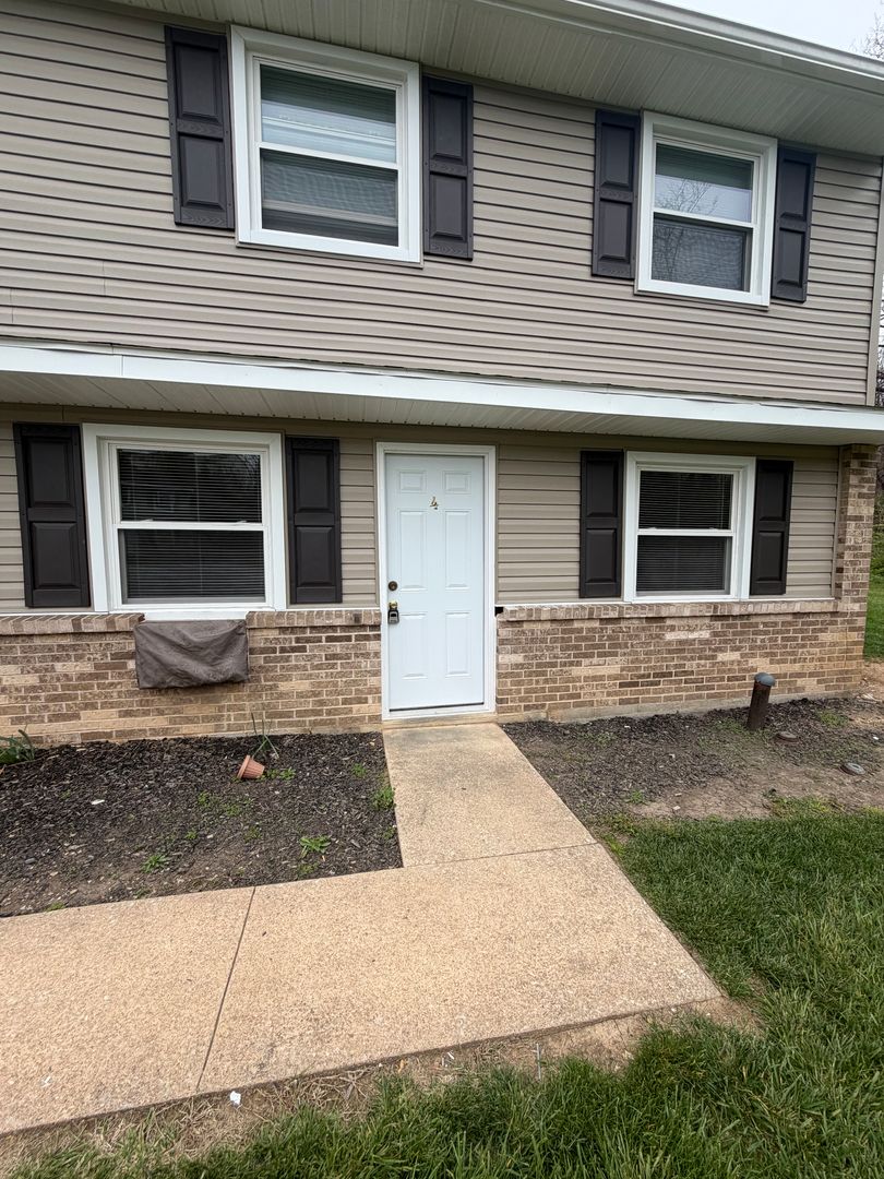 Spring Grove Apartment: 25 E Third Ave. (Building A-1 through L-6)