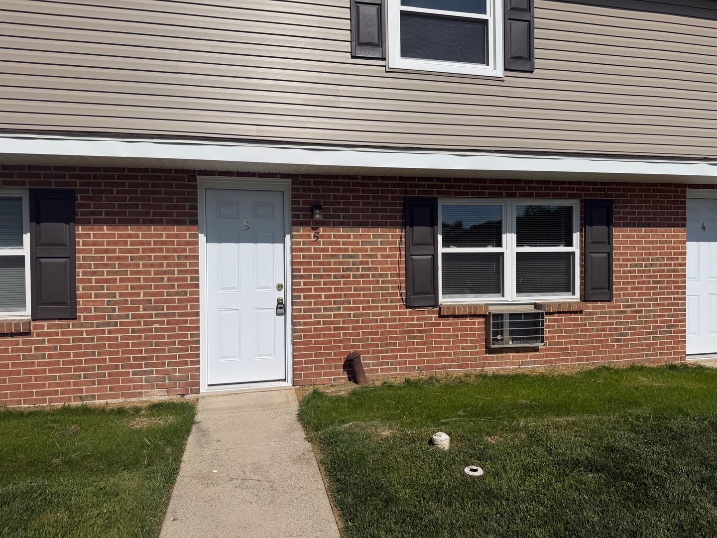 Spring Grove Apartment: 25 E Third Ave. (Building A-1 through L-6)