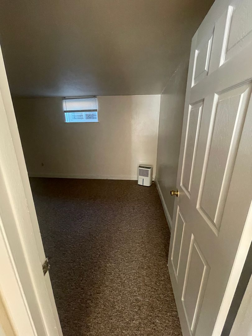 25 E Third Ave 8 of 12