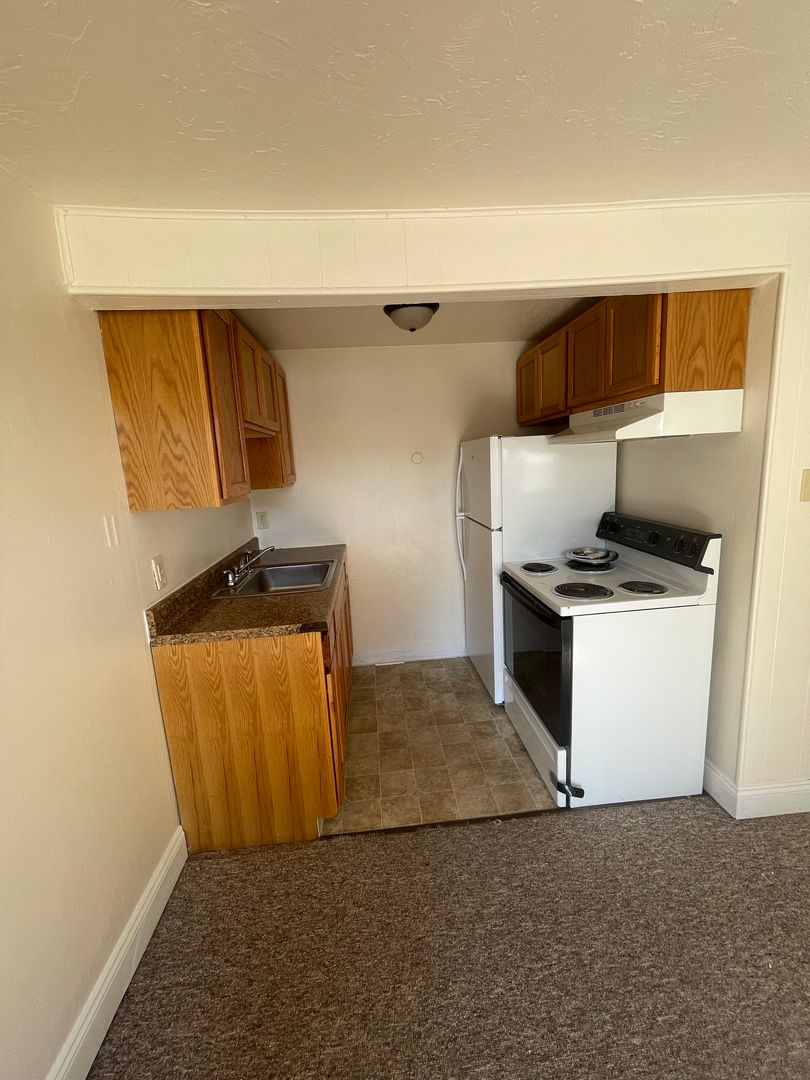 25 E Third Ave 4 of 12