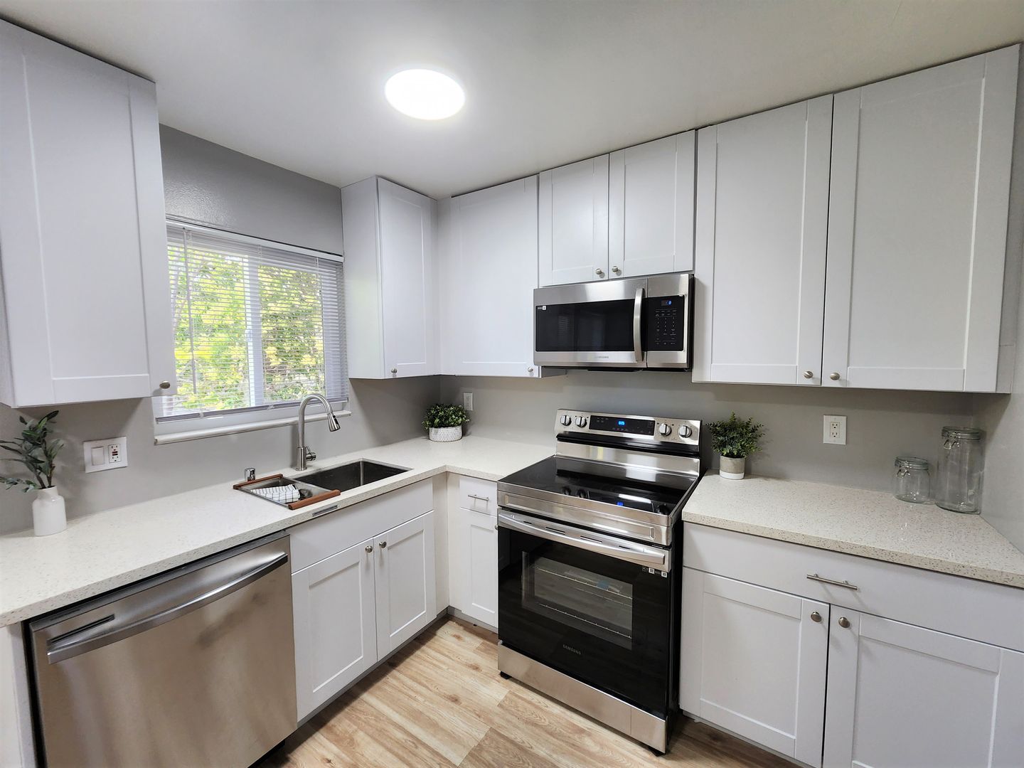 Castro Valley Apartment: 2568 Grove Way