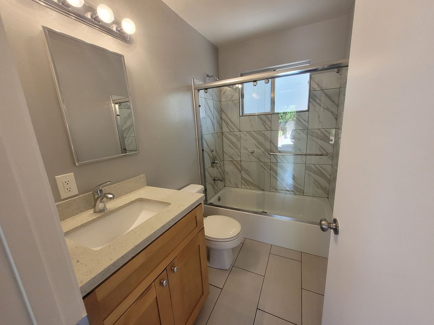 Castro Valley Apartment: 2568 Grove Way