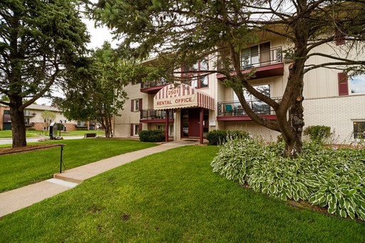 Amazing UNIT! Move In Ready Must See – photo 1