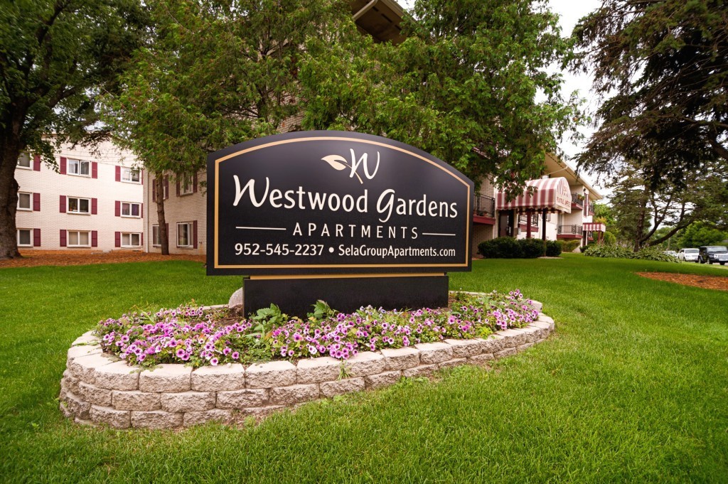 St. Louis Park Apartment: 2501 Nevada Ave S