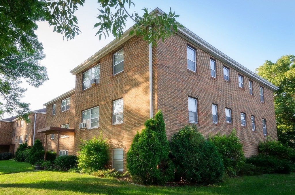 St. Louis Park Apartment: 3551/3559 Huntington Ave S