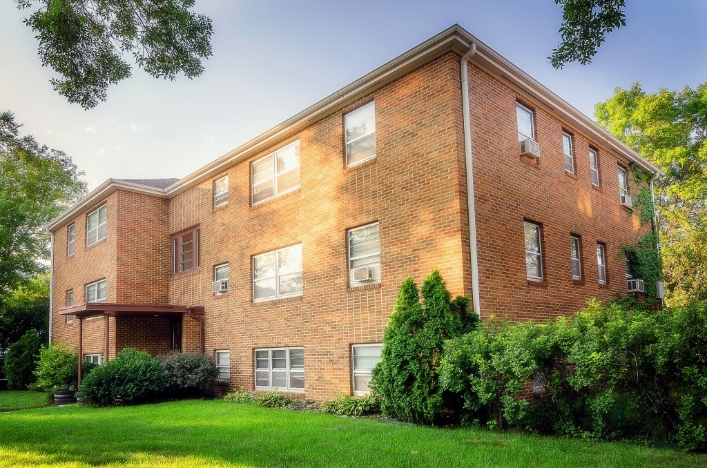 St. Louis Park Apartment: 3551/3559 Huntington Ave S