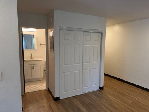 One Bedroom for Rent – photo 1