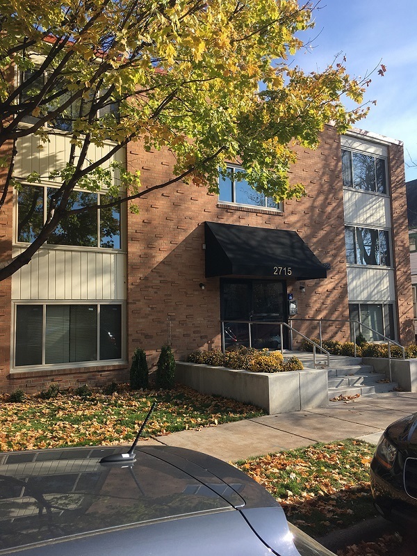 Minneapolis Apartment: 2715 Dupont Ave S