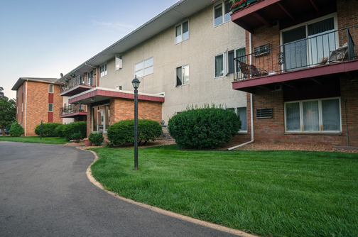 St. Louis Park Apartment: 8817 W 35th