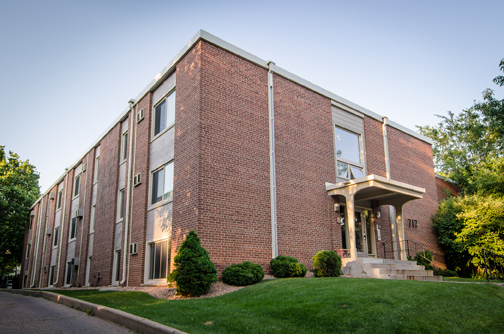 Minneapolis Apartment: 717 University Ave SE